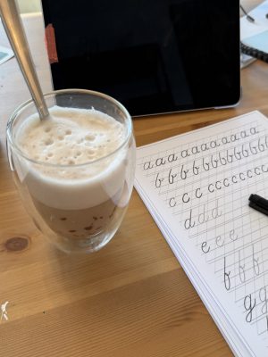 Sandra – Reingemalt – Aquarellmalen lernen, Handlettering und DIY Grußkarten, Mein Lettering-Aha-Moment Warum ich jetzt tiefer eintauche4 Sandra - Reingemalt - Aquarellmalen lernen, Handlettering und DIY Grußkarten, Mein Lettering-Aha-Moment Warum ich jetzt tiefer eintauche4